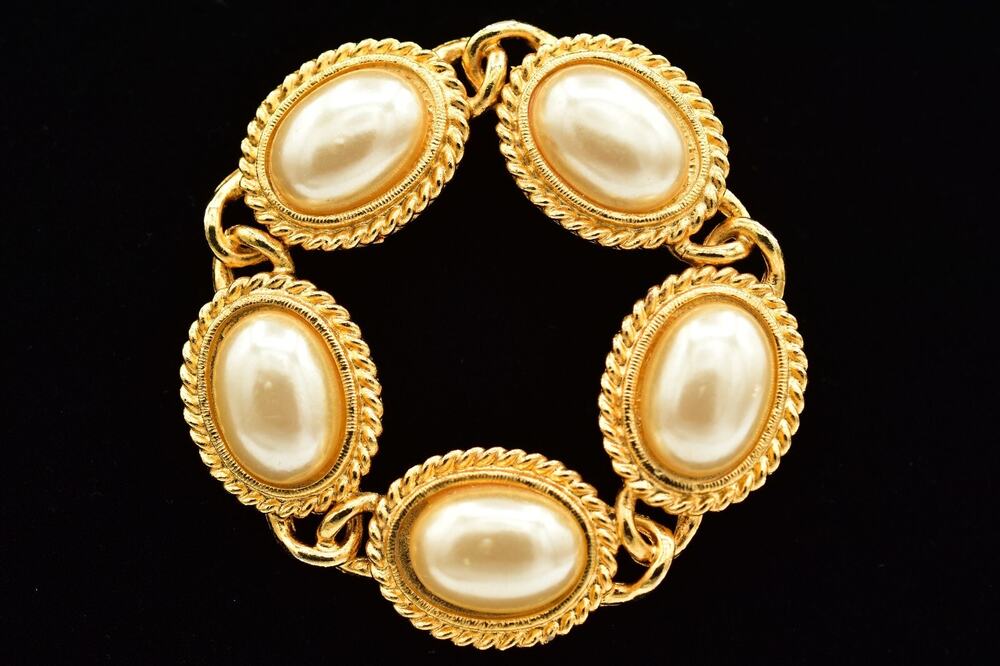 Paquette Vintage Pearl Pin Brooch Gold Tone White Chunky Signed 1980s BinBI